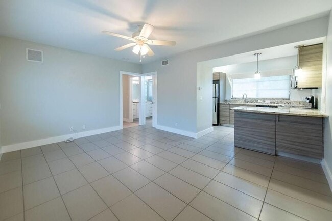 Building Photo - 64 Isle of Venice Dr