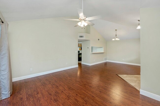 Building Photo - 2901 Alpine Pl