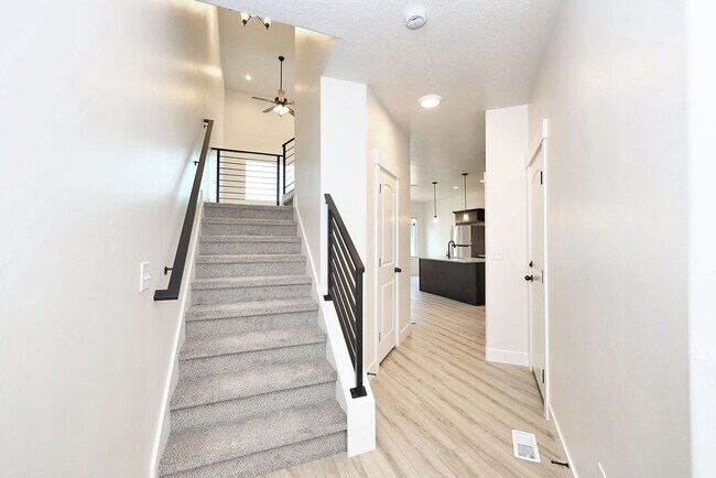Foto del edificio - 1377 N Sage Dr