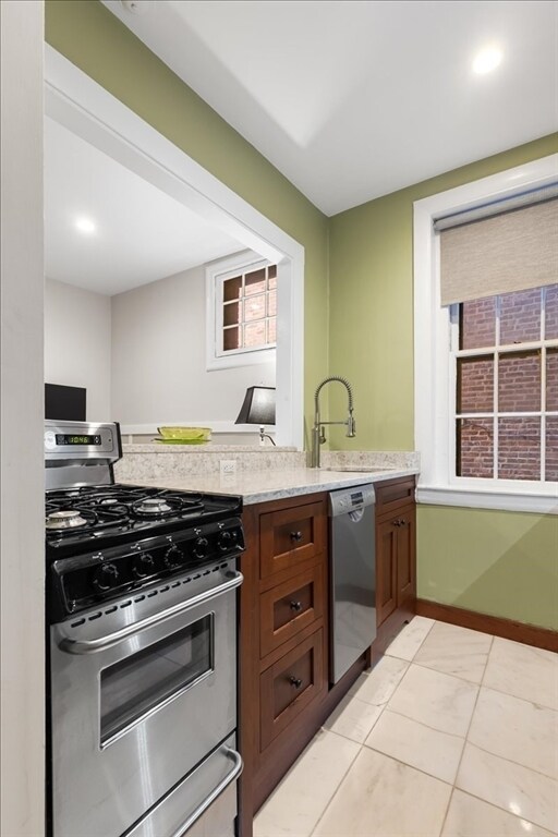 Building Photo - 80 West Cedar St