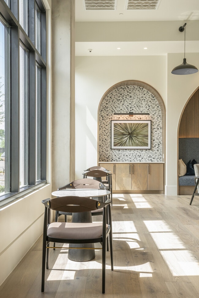 Lobby - Lantower West Love