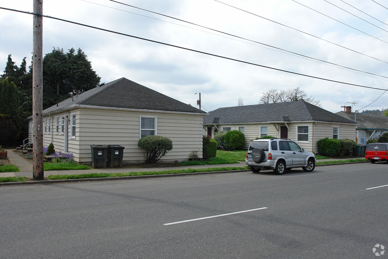 Primary Photo - 9030 SE Stark St