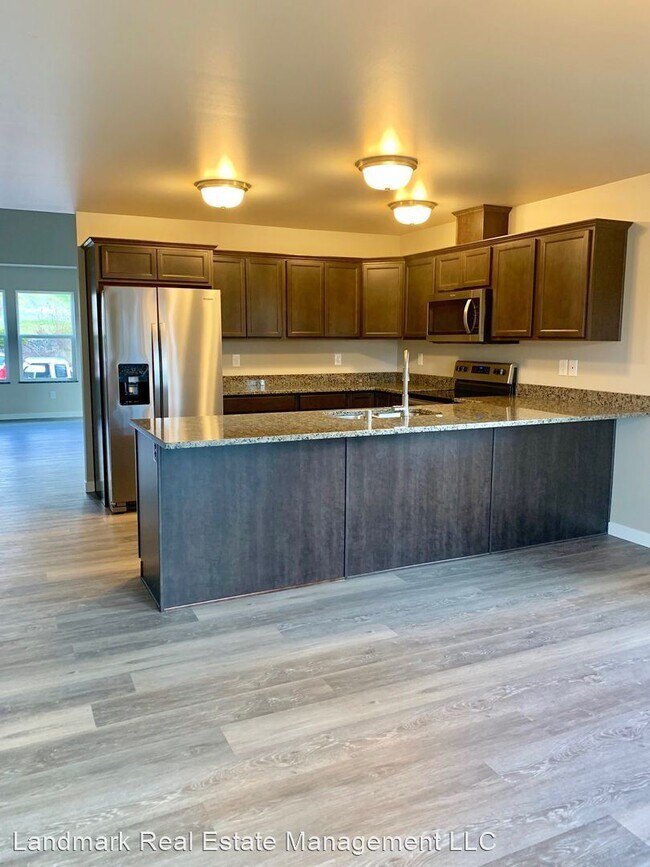 Foto del edificio - 7 br, 3 bath House - 1128 34th Street
