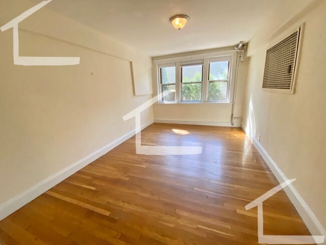 Large 2 Bed Available NOW!!! - Large 2 Bed Available NOW!!! House