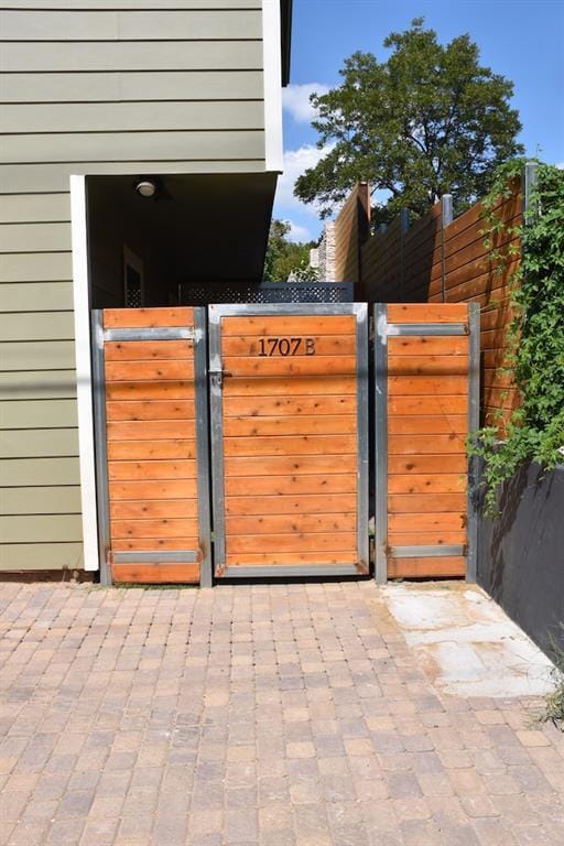 Building Photo - 1707 Garden St