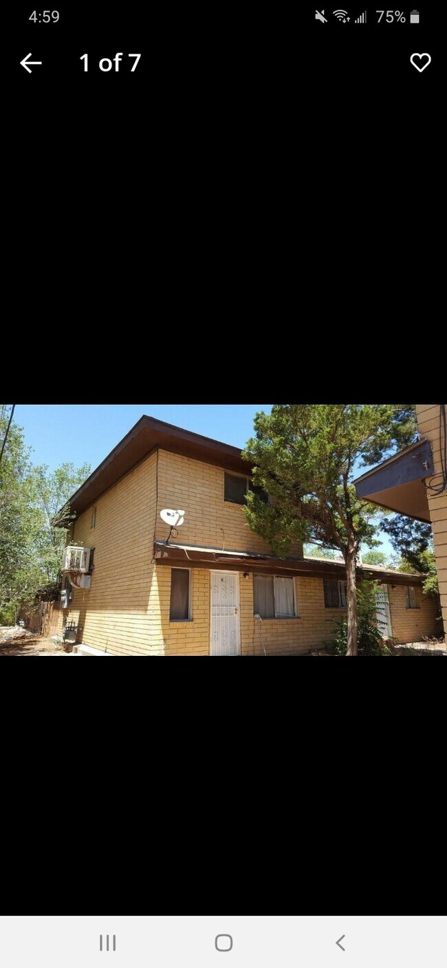 Foto del edificio - 541 Palomas Dr SE