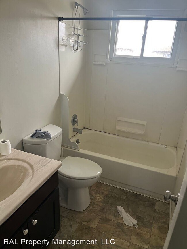 Foto del edificio - 3 br, 1 bath House - 1394 e 263