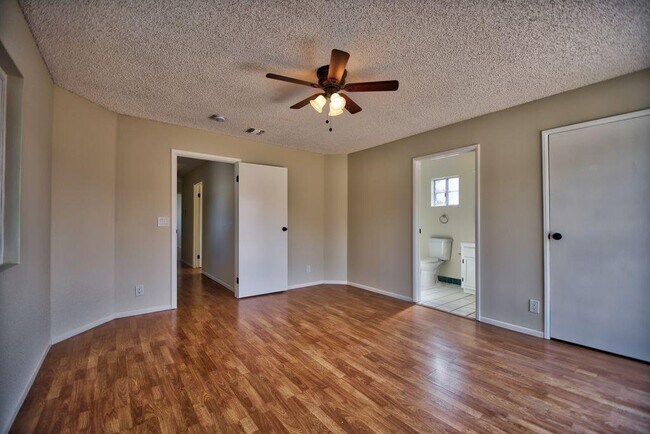 Foto del edificio - 5481 Dairy Ave