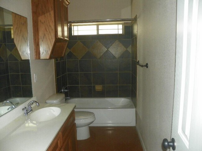 Foto del edificio - 112 Sandstone Dr