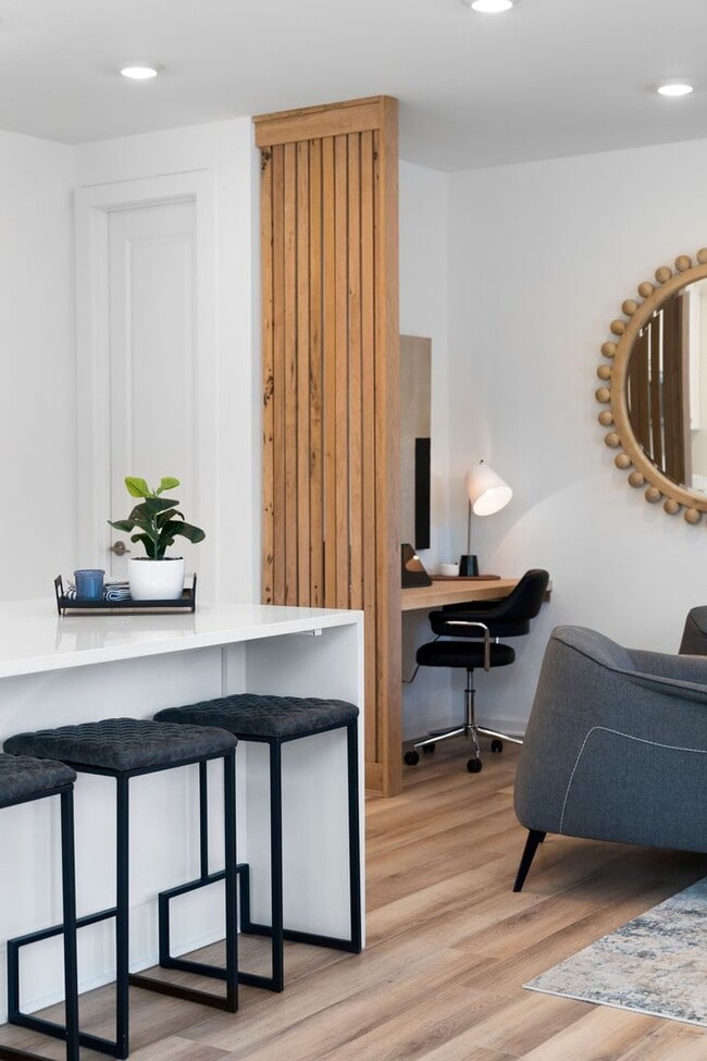 Building Photo - Brand new luxurious townhome steps away fr...