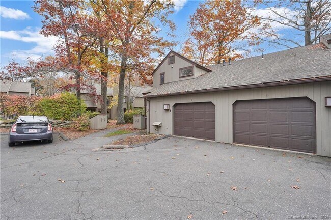 Building Photo - 6 Twin Oak Ct