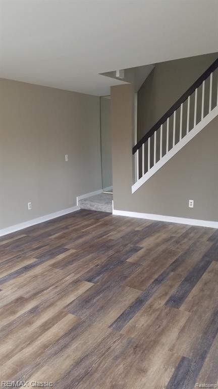 Building Photo - 41285 Southwind Dr