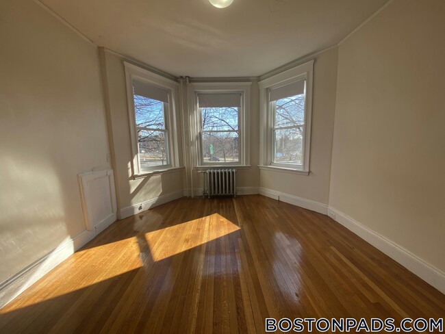 Building Photo - 1163 Boylston St