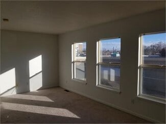 Building Photo - 826 S Locust St