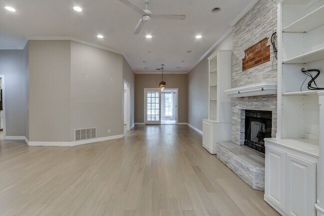 Building Photo - Spacious Retreat with a Park-Like Backyard