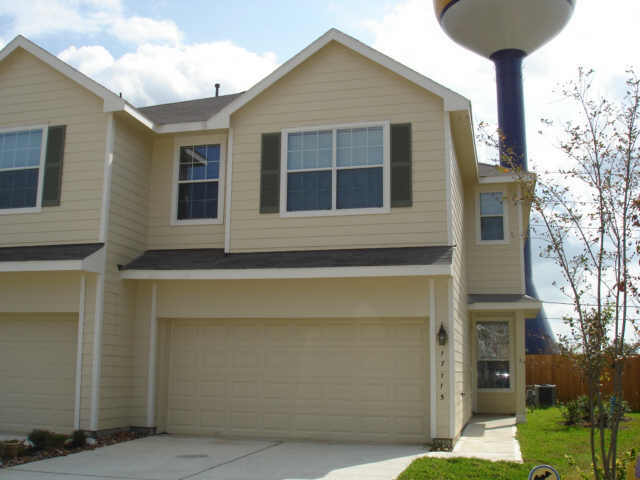 Building Photo - 17115 Oakwood Chase Dr