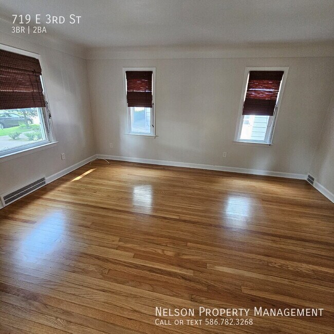Foto del edificio - 719 E 3rd St