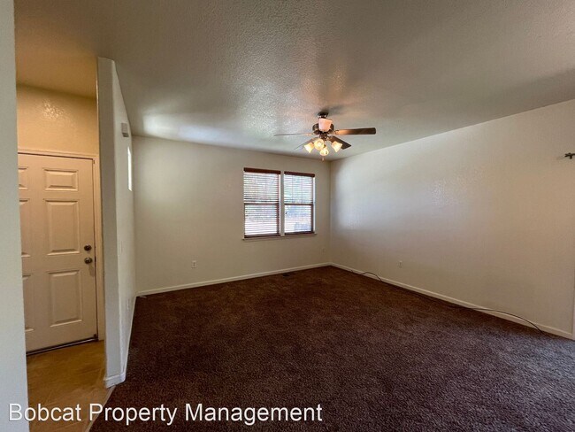 Building Photo - 3 br, 2.5 bath House - 2275 Airport Rd