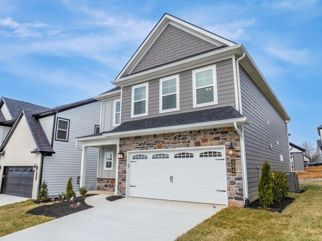 Foto del edificio - Maryville 37803 - 4 bedroom 3.5 bath - cal...