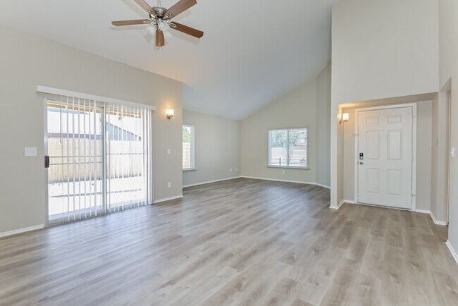 Foto del edificio - 10162 E Stella Rd