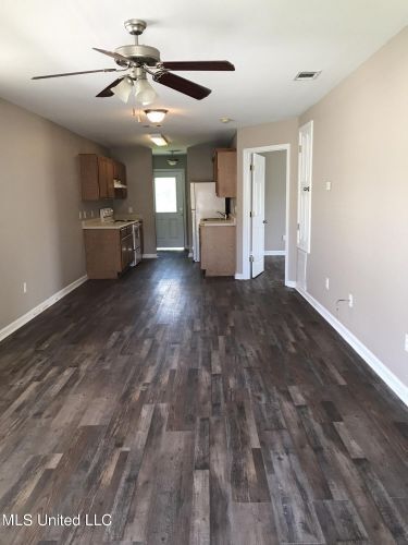 Building Photo - 5469 Quail Creek Cir