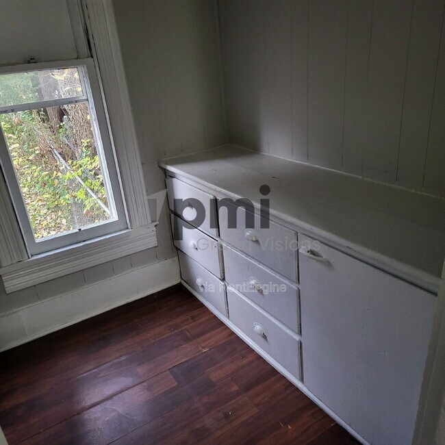 Foto del edificio - 941 E Cantrell St