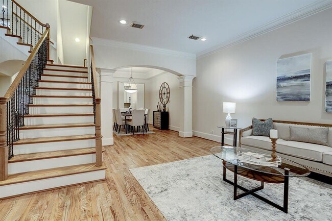 Building Photo - 2608 Nantucket Dr