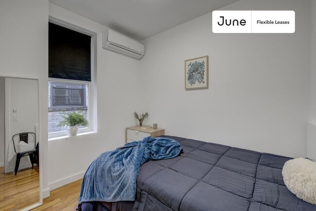 Building Photo - Eclectic ROOM at The Woodbine House