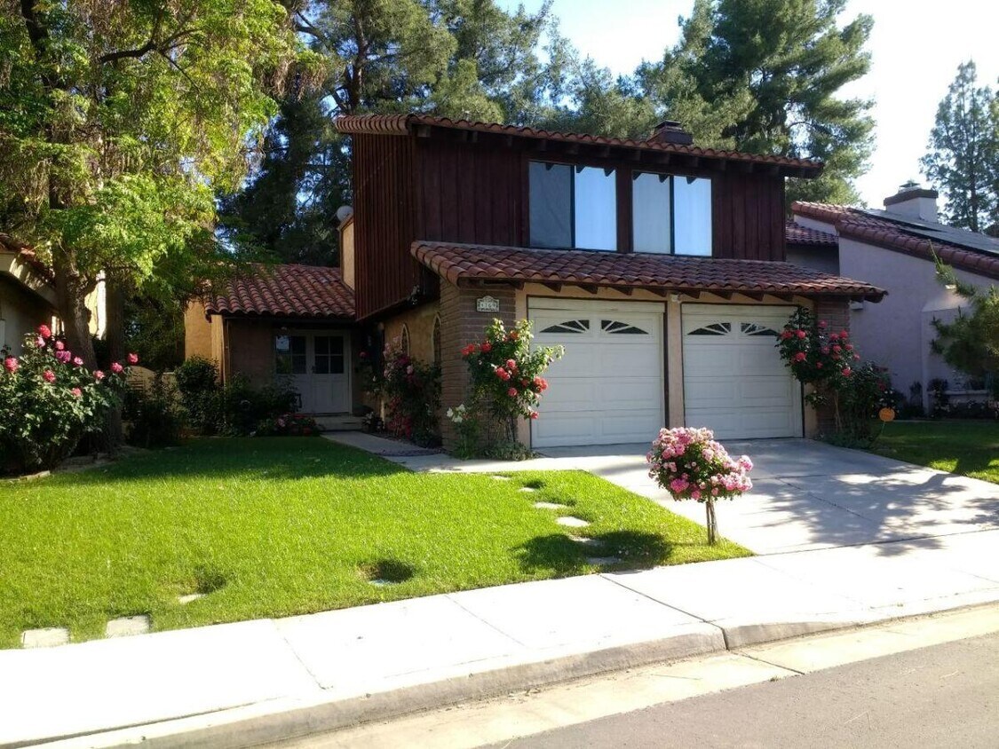 Building Photo - 4169 Pinewood Lake Dr