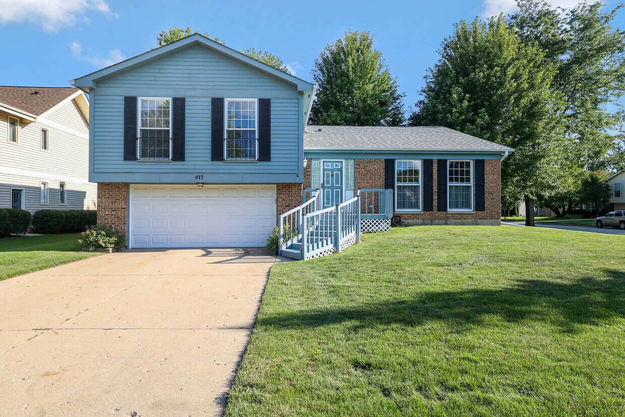 Primary Photo - 677 Monterey Dr