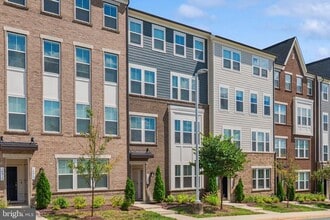Building Photo - 14921 River Walk Way