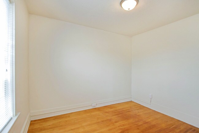 Building Photo - 2709 Lincoln Way