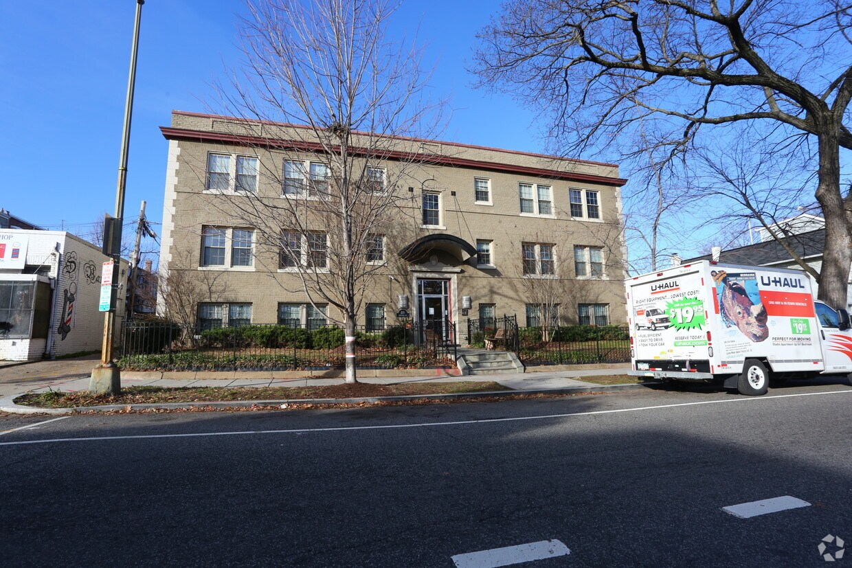 Building Photo - 410 15th St NE