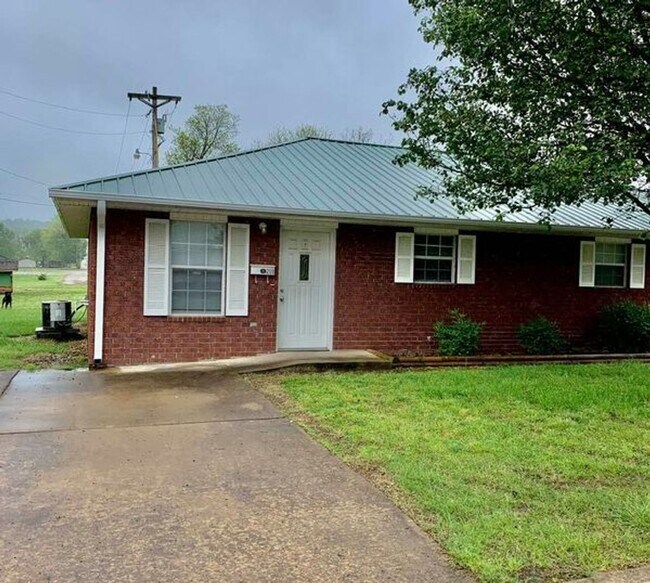 207209 N 6th Pl Unit 209 6th Place, Stilwell, OK 74960 Room for Rent