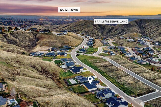 Foto del edificio - Stunning North Boise Foothills Home Availa...