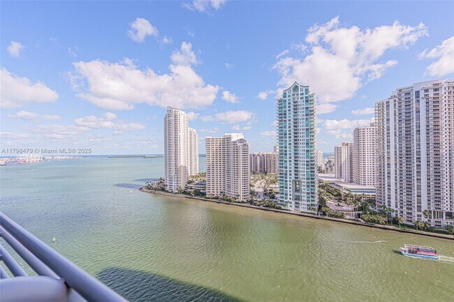 Building Photo - 325 Biscayne Blvd