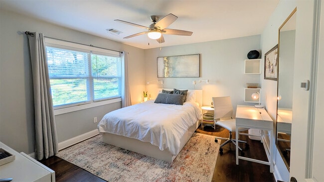 Photo - 831 Parkway Dr Apartment