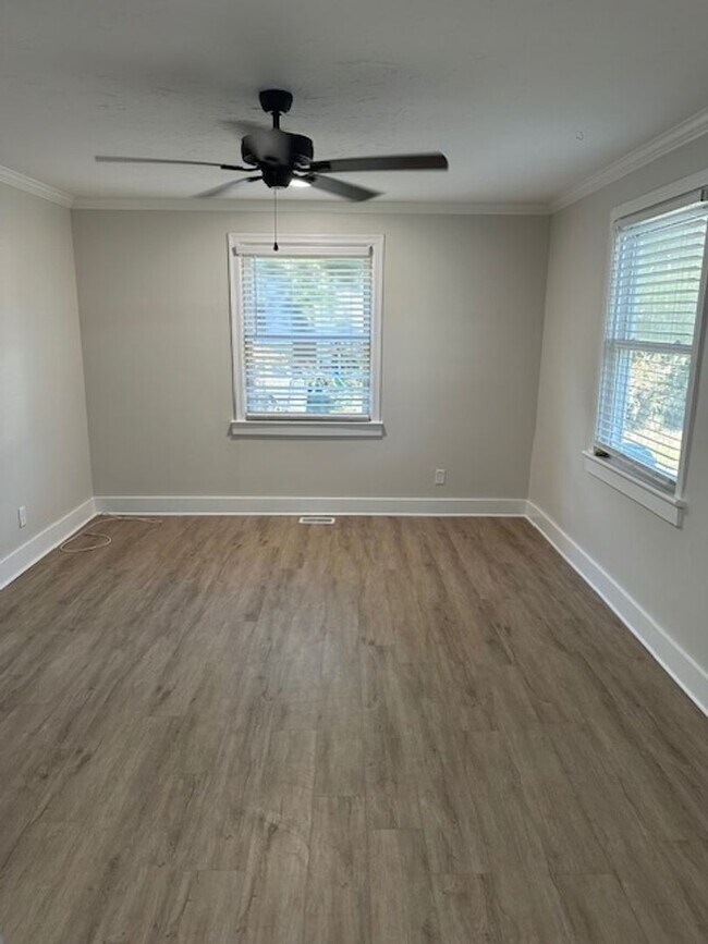 Foto del edificio - 1601 Columbia Ave