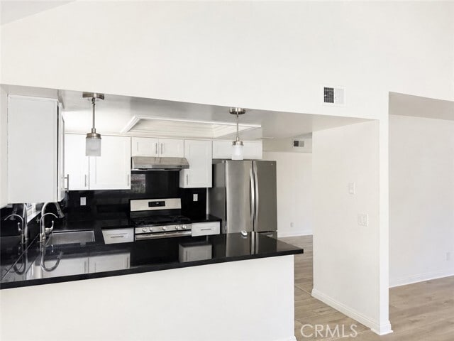 Building Photo - 6039 Golden West Ave
