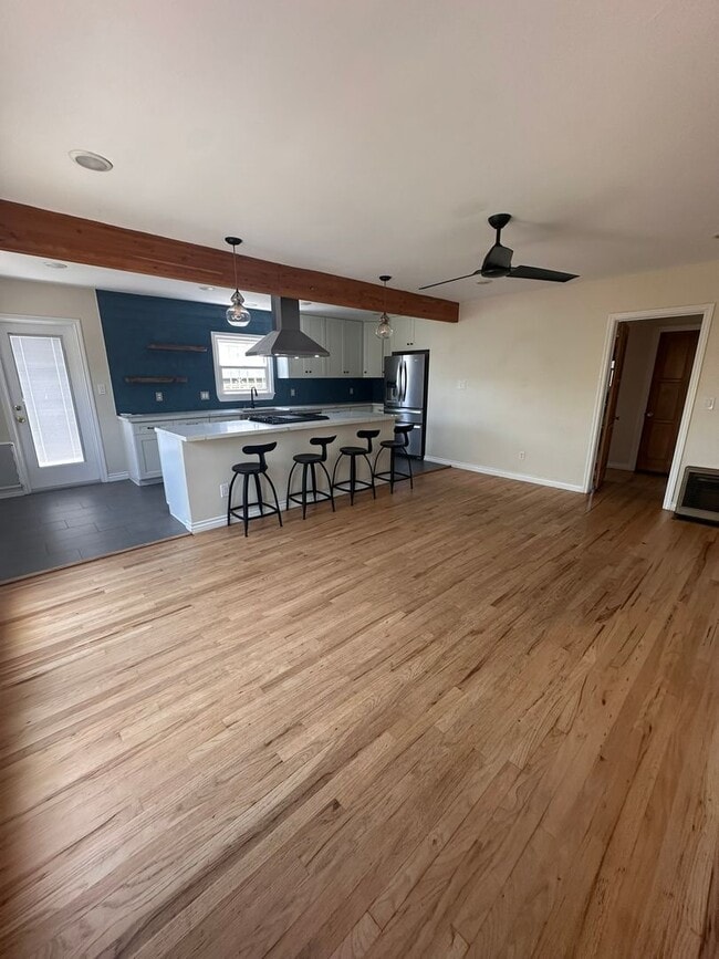 Building Photo - 2152 Rexford Dr