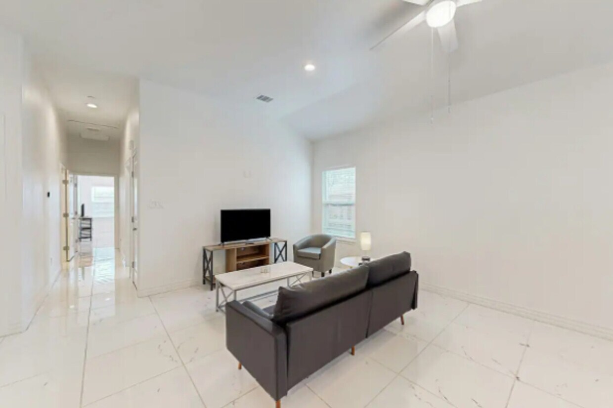 Foto principal - 702 5th St