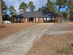 Building Photo - 105 Tall Pines Dr