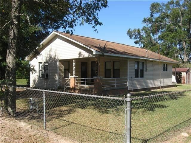 Primary Photo - 18189 FM 1484 Rd