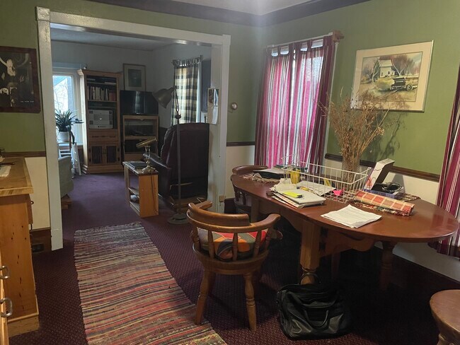 Foto del edificio - 526 1/2 E 7th St