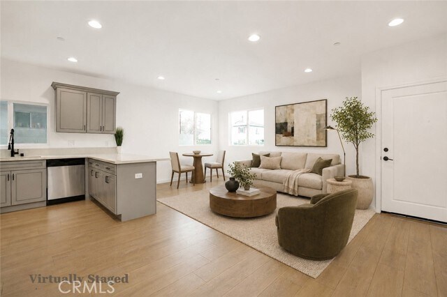 Foto del edificio - 5729 Willowcrest Ave