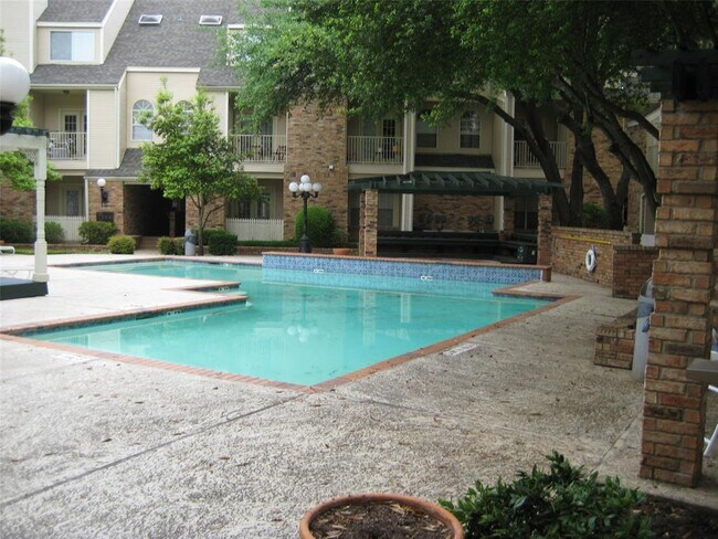 Building Photo - 5325 Bent Tree Forest Dr