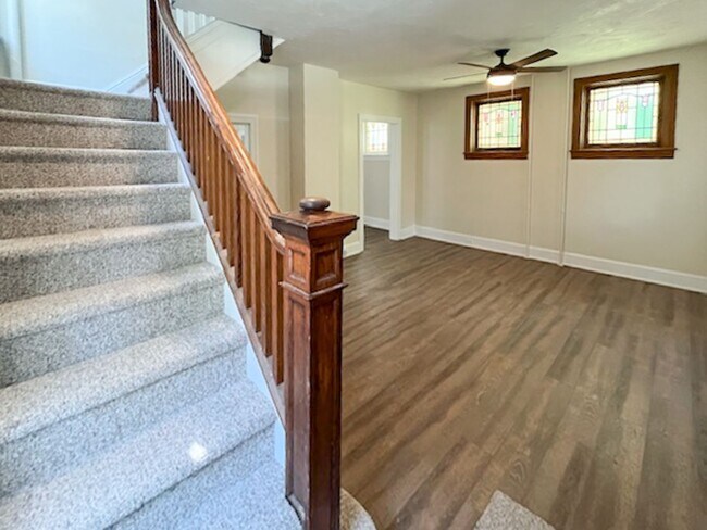 Foto del edificio - 3 Bedroom 1.5 Bath Detached House, Yard, P...