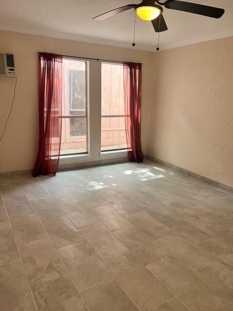 Foto del edificio - 7847 Creekbend Dr