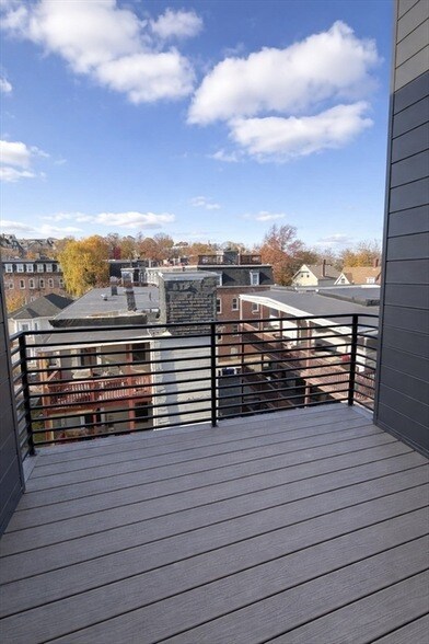 Building Photo - 1121 Dorchester Ave