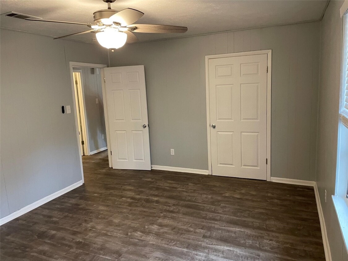 Foto del edificio - 107 FM 834